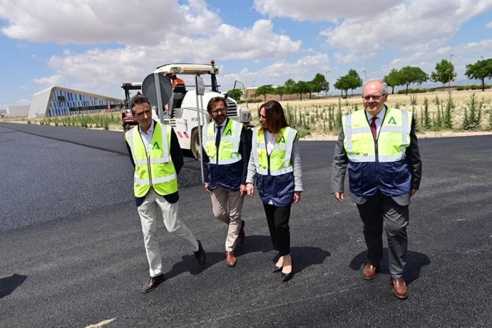 Visita de la Junta al Parque Tecnológico de Escúzar