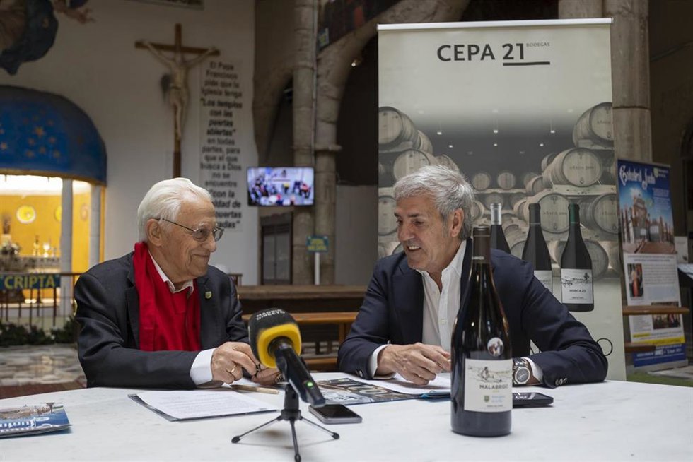 José Moro y el Padre Ángel unidos en favor de las familias sin recursos