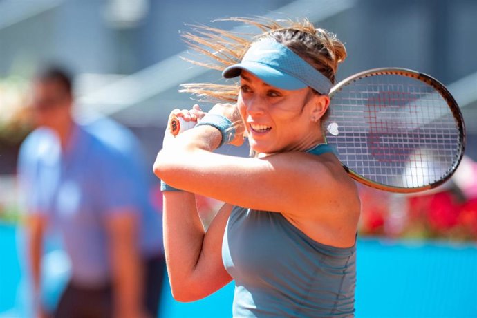Paula Badosa en su partido contra María Sákkari en el Mutua Madrid Open en la Caja Mágica, a 01 de mayo de 2023, en Madrid (España).