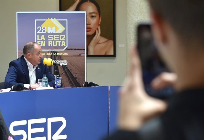 El candidato del PSOE a la Alcaldía de Albacete, Emilio Sáez.      La