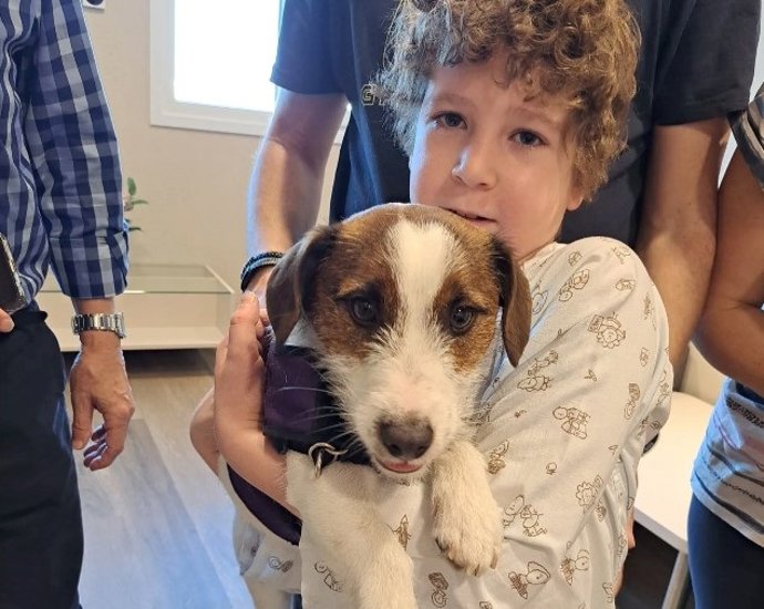 Gabriel, un niño hospitalizado en el Hospital Universitario Miguel Servet de Zaragoza y usuario de la Sala Familiar Ronald McDonald recientemente inaugurada