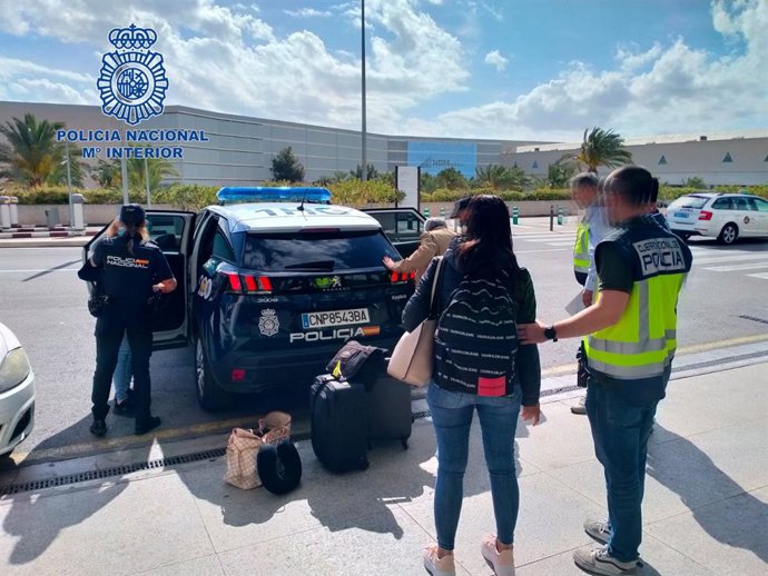Detenido un grupo de carteristas que actuaban en el aeropuerto de Palma