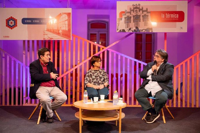 Encuentro de Luis García Montero y Piedad Bonnett en Verdial