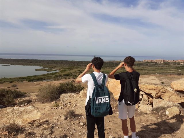 Sostenibilidad organiza visitas al Paraje Natural Punta Entinas-Sabinar (Almería) por el Día Mundial de Aves Migratorias