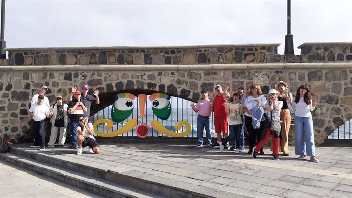 Alumnado del taller Giro Arte participa en el Festival Mueca de Puerto de la Cruz