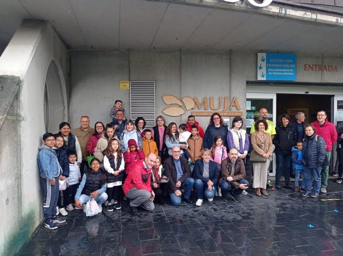 Visita Al MUJA De APADA