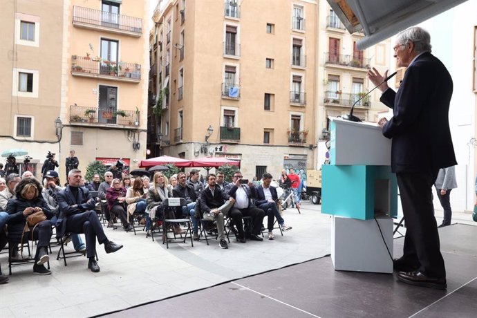 El candidat de Junts a l'Alcaldia de Barcelona, Xavier Trias, en un acte al districte de Ciutat Vella de Barcelona