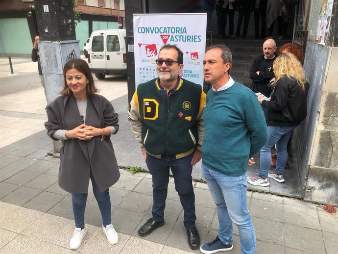 El candidato de Convocatoria por Asturias, Ovidio Zapico, en Langreo.