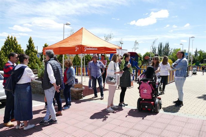 Esteban Paños apuesta por conectar los barrios