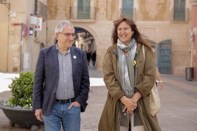 La presidenta de Junts, Laura Borrs, y el alcaldable de Junts en El Vendrell, Josep Maria Llasat