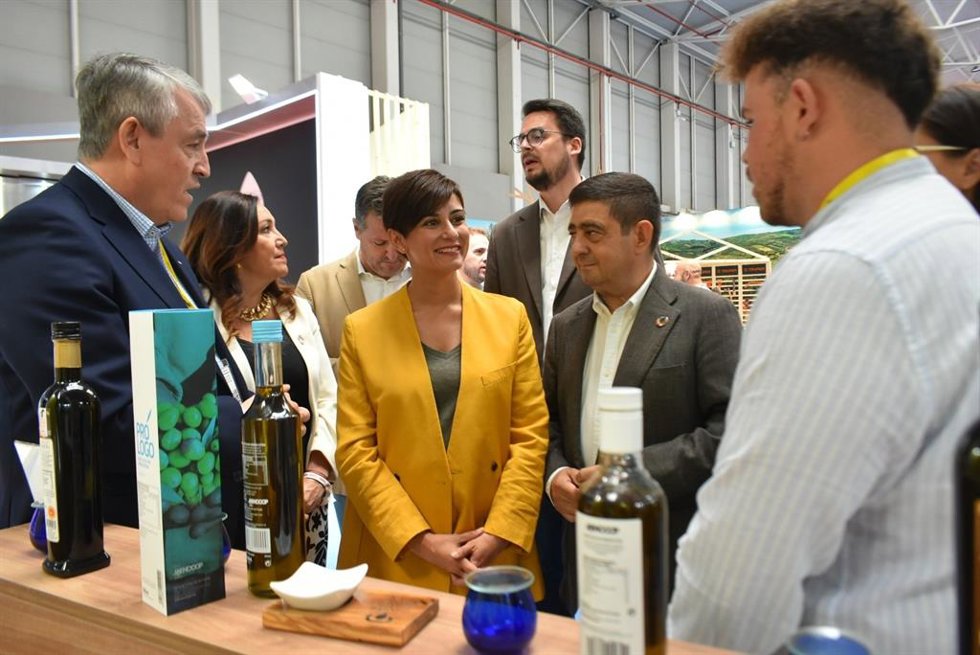 La ministra de Política Territorial y Portavoz del Gobierno, Isabel Rodríguez, en Expoliva 2023