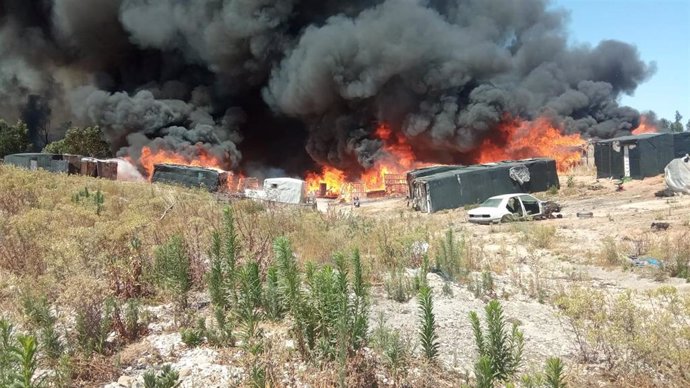 Imagen del incendio del asentamiento de Palos.