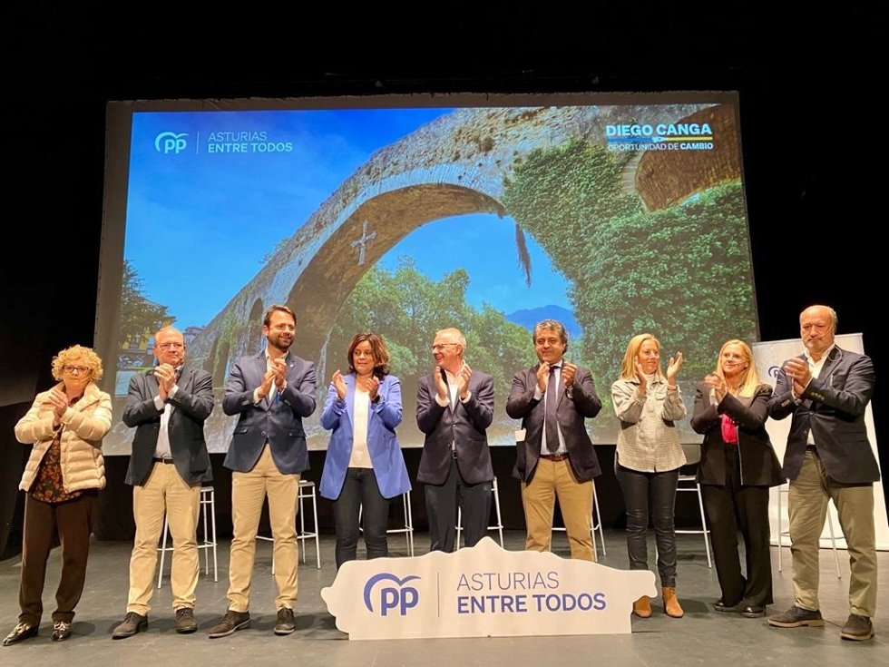 Foto de familia de la candidatura del PP de ASturias a las elecciones autonómicas.