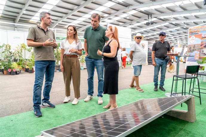 El candidato del Partido Popular a la Presidencia del Gobierno de Canarias, Manuel Domínguez, visita la Feria de Agricultura, Ganadería y Pesca de Fuerteventura (FEAGA)