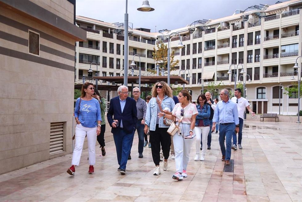 Paseo electoral del  senador del Partido Popular (PP), el melillense Juan José Imbroda