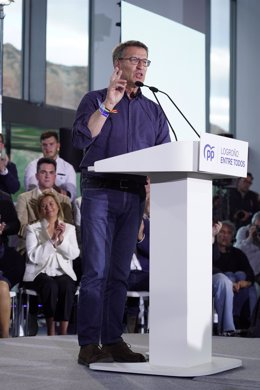 El presidente del Partido Popular, Alberto Núñez Feijóo, interviene durante un acto de campaña del PP de La Rioja, en Riojaforum, a 13 de mayo de 2023, en Logroño, La Rioja (España)
