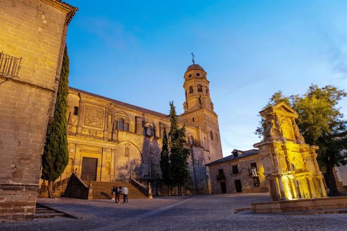 Archivo - Plaza de Santa María de Baeza.