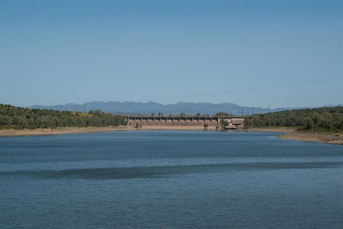 Vista del embalse de Valdecaballeros, a 11 de mayo de 2023, en Valdecaballeros, Cáceres, Extremadura (España).