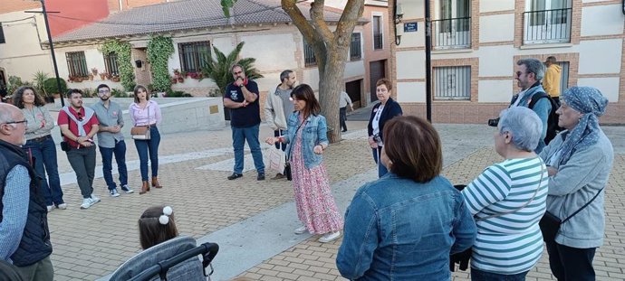 La candidata del PSOE a la Alcaldía de Ciudad Real, Pilar Zamora, mantiene un encuentro con los vecinos y vecinas de Valverde.
