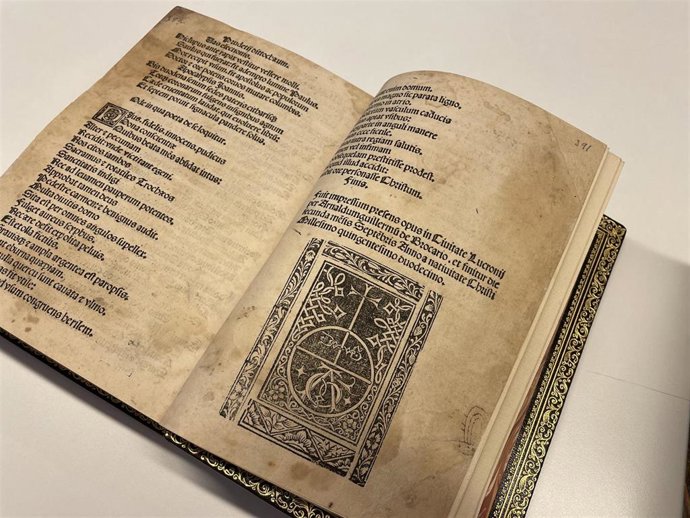 El IER adquiere tres antiguos libros relacionados con la familia Brocar