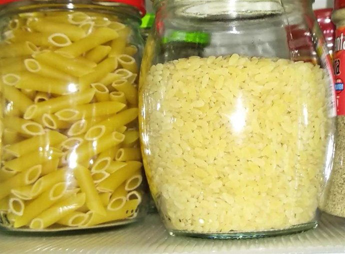 Archivo - Alimentos de primera necesidad, archivo 