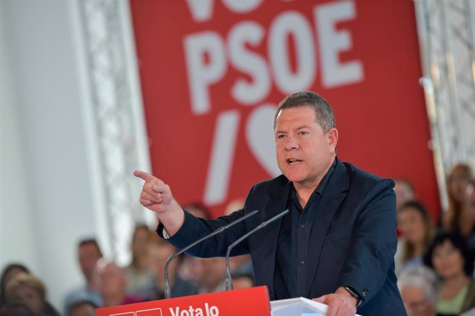 El candidato del PSOE a la Presidencia de C-LM, Emiliano García-Page, en Puertollano.