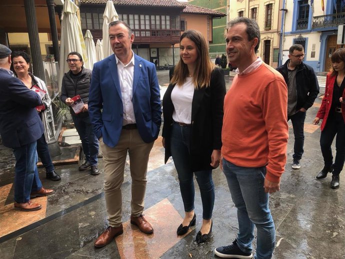 El candidato de Convocatoria por Asturias, Ovidio Zapico, en un acto en Grado.