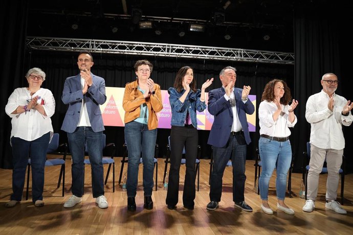 La coordinadora de Podemos Baleares y candidata a la presidencia del Govern, Antnia Jover, respaldada por la secretaria general de Podemos y ministra, Ione Belarra, y el secretario general del PCE y diputado en el Congreso, Enrique Santiago, entre otro