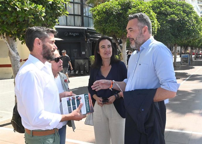 El presidente de CS Andalucía, Andrés Reche, junto al candidato a la Alcaldía de Marbella, Ángel Mora.