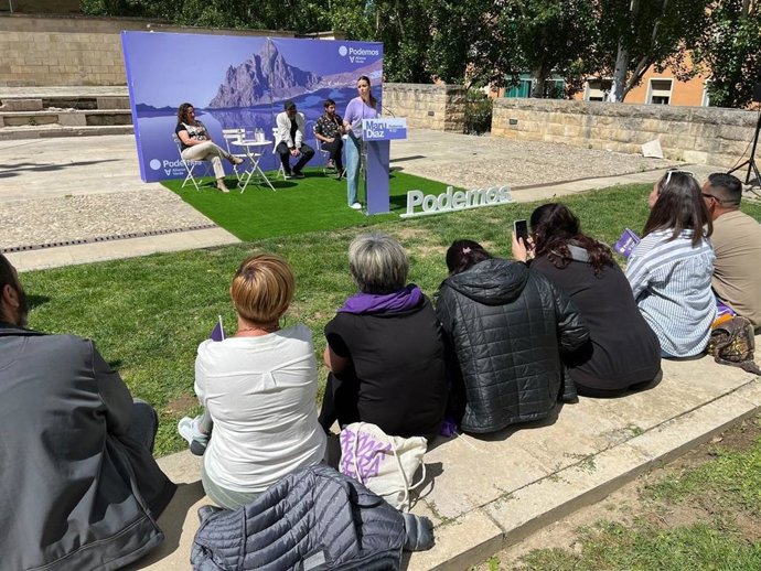 La candidata de Podemos Alianza Verde, Maru Dián, en un acto celebrado en un parque infantil