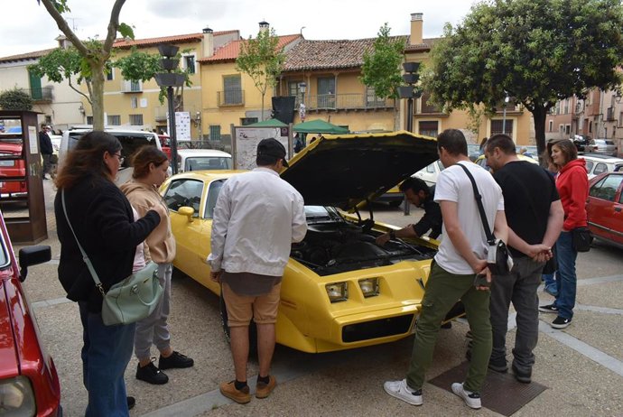 Np 150 Vehículos Participan En La X Concentración De Clásicos De Cigales