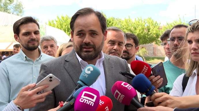 El candidato del PP a la Presidencia de Castilla-La Mancha, Paco Núñez, en Talavera de la Reina