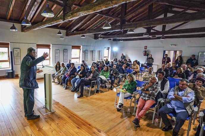 Revilla en un mitin en Silió