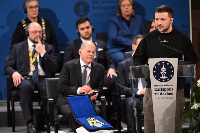 Volodymyr Zelensky receives the Charlemagne Prize in Aachen