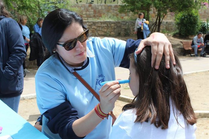 La candidata del PP a la Alcaldía de Cuenca, Bea Jiménez, durante el acto del 'Día de la Familia' celebrado este domingo en el Parque de Santa Ana.