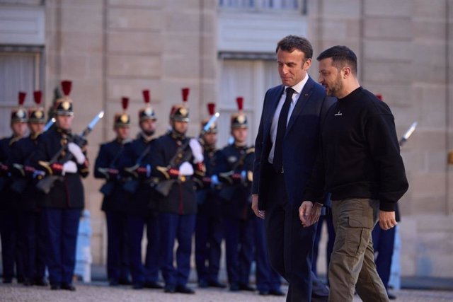 El presidente de Francia, Emmanuel Macron, y su homólogo ucraniano, Volodimir Zelenski