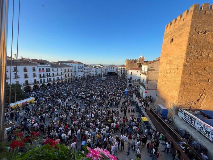 Cáceres cierra un "gran" festival Womad con 113.000 personas y con el objetivo de reducir el botellón
