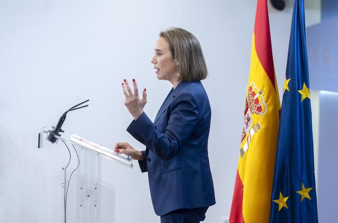 La portavoz del PP en el Congreso, Cuca Gamarra, durante una rueda de prensa.