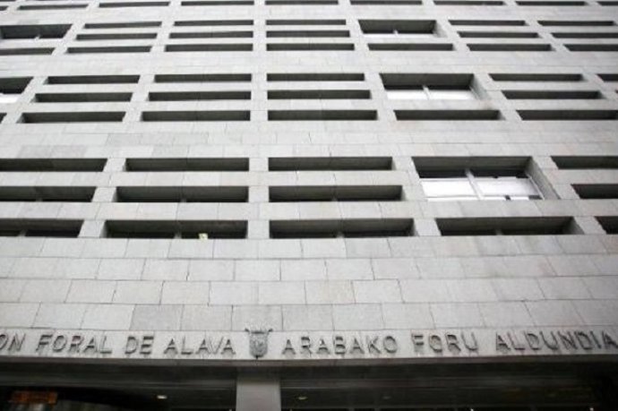 Archivo - La Hacienda alavesa alcanzó una recaudación de 408 millones de euros hasta marzo, un 5,8% más que el año pasado