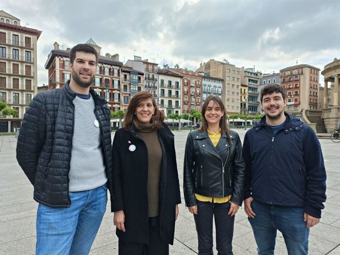 I-D: Carlos Guzmán, Marisol de la Nava, Begoña Alfaro y Miguel Garrido, candidatos de Contigo Navarra al Parlamento foral en las próximas elecciones del 28 de mayo.