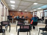 Un cuidador acusado de abusos niega los hechos y afirma que una de las víctimas estaba "obsesionada" con él