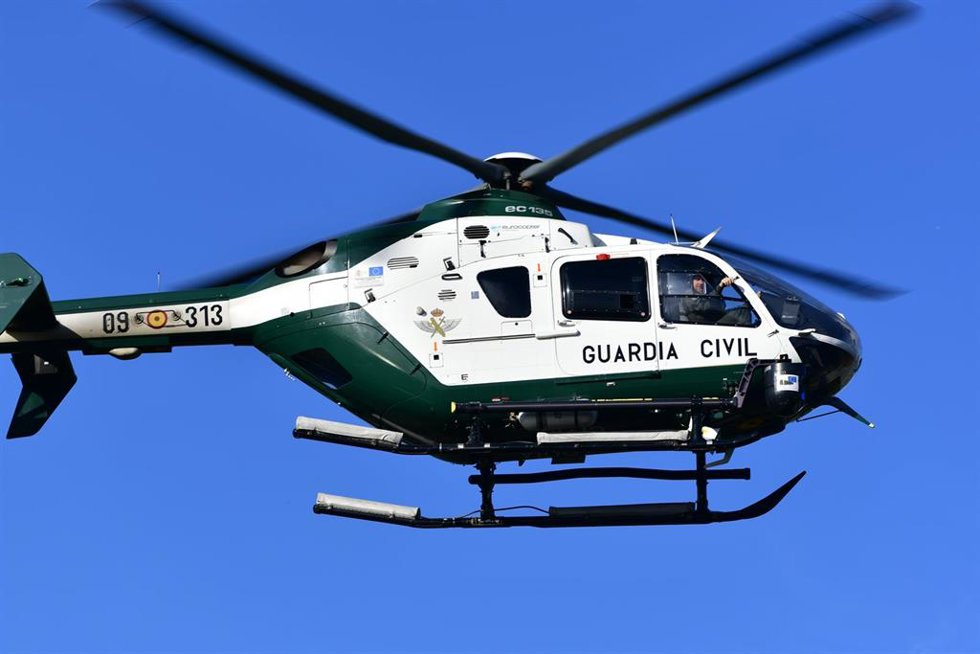 Archivo - Un helicóptero de la Guardia Civil. Archivo.