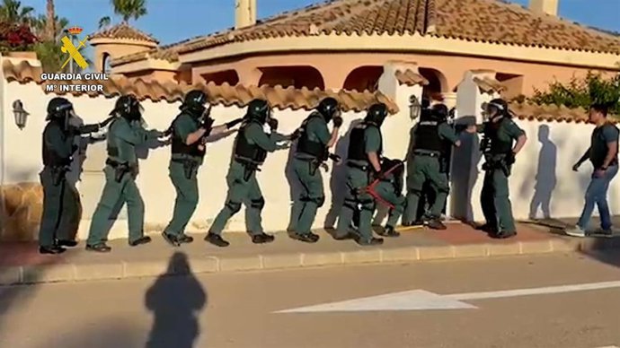 Imagen del operativo desarrollado por la Guardia Civil