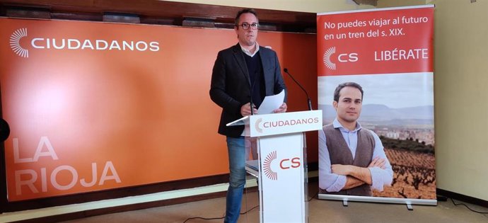 El candidato de Cs al Ayuntamiento, Eduardo Peña, en comparecencia de prensa