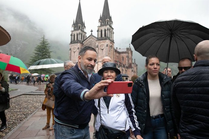 28M.- Abascal exige a Feijóo una rectificación de su "suicida" postura de gobernar sólo si es el más votado