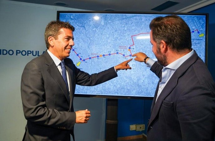 El presidente del PPCV, Carlos Mazón, presenta su proyecto de tranvía para Elche  junto al candidato a la Alcaldía, Pablo Ruz. ¡