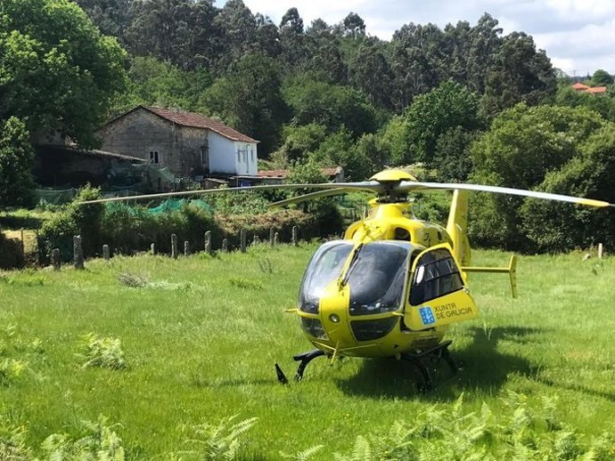 Helicóptero del 061 en Covelo (Pontevedra)