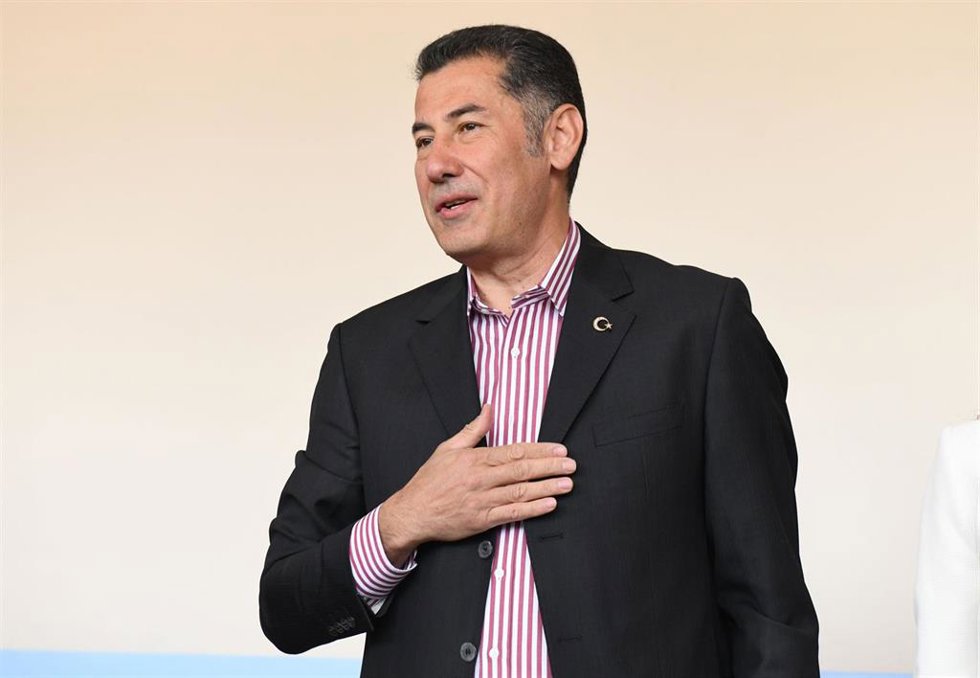 El candidato de la Alianza Ancestral a la Presidencia de Turquía, Sinan Ogan