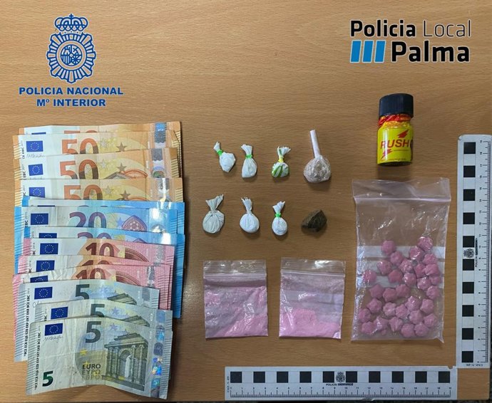 Dinero y drogas incautados por la Policía Nacional de Baleares