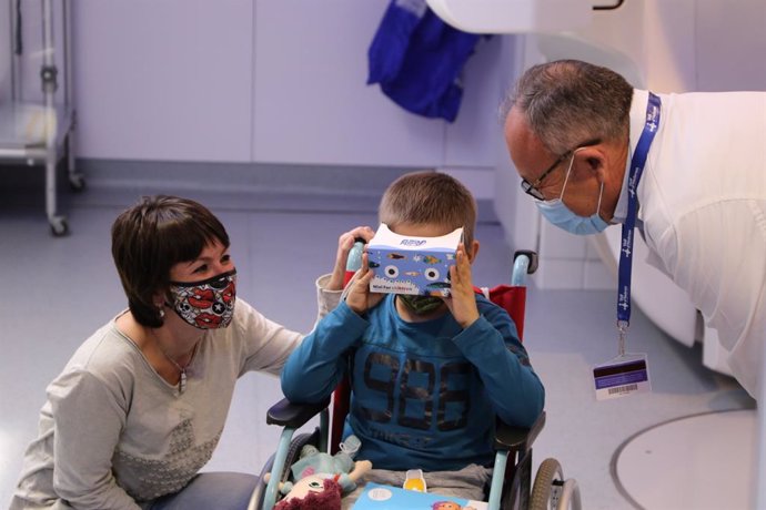 Un estudio avala el uso de realidad virtual en pacientes pediátricos de oncología radioterápica
